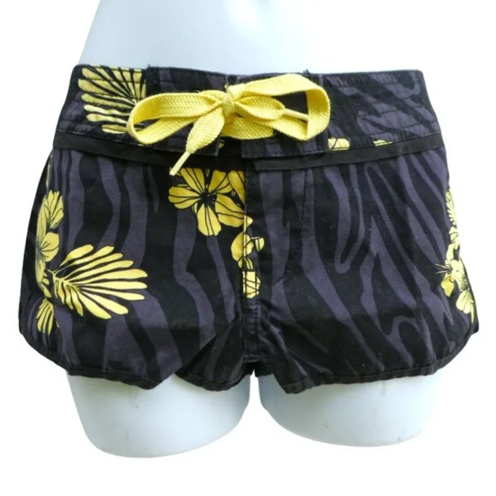 Divided by HM Board Shorts Canvas Hawaii Print Black Zebra Striping Flowers 4